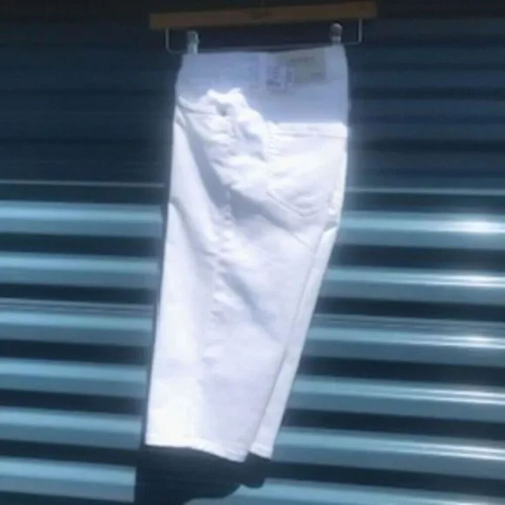 Bermuda Shorts . Size: 4 Average Skimmer . Christopher & Banks . New w/ Tags 1/3
